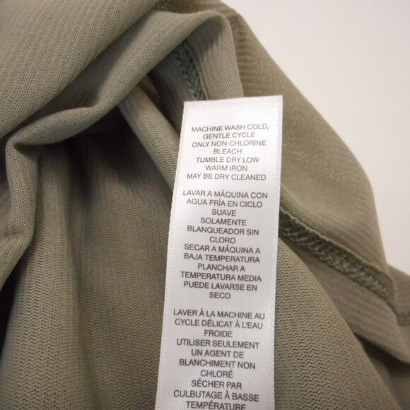 Chicos size 1 Women's M Textured Floral 3/4 Sleeve V Neck Tunic Top Sage Green - Picture 10 of 11